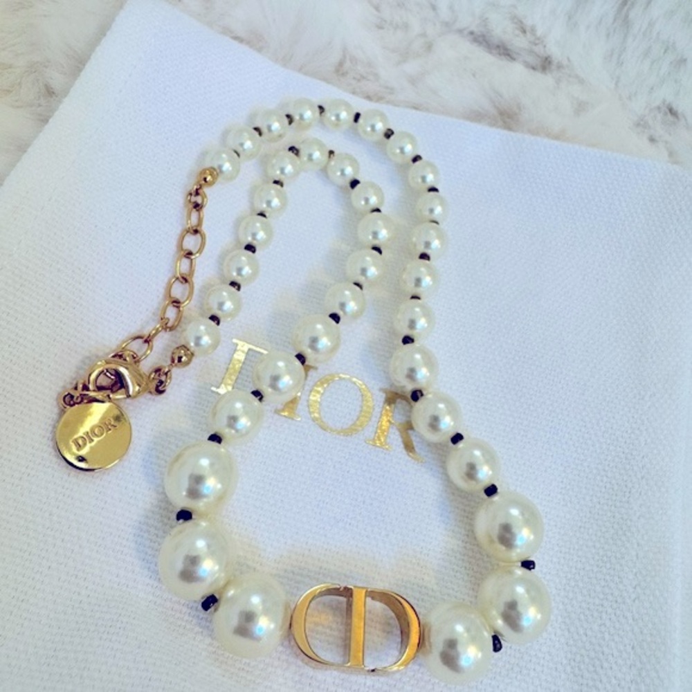 Dior Pearl & CD Logo Choker Necklace - Picture 2 of 6